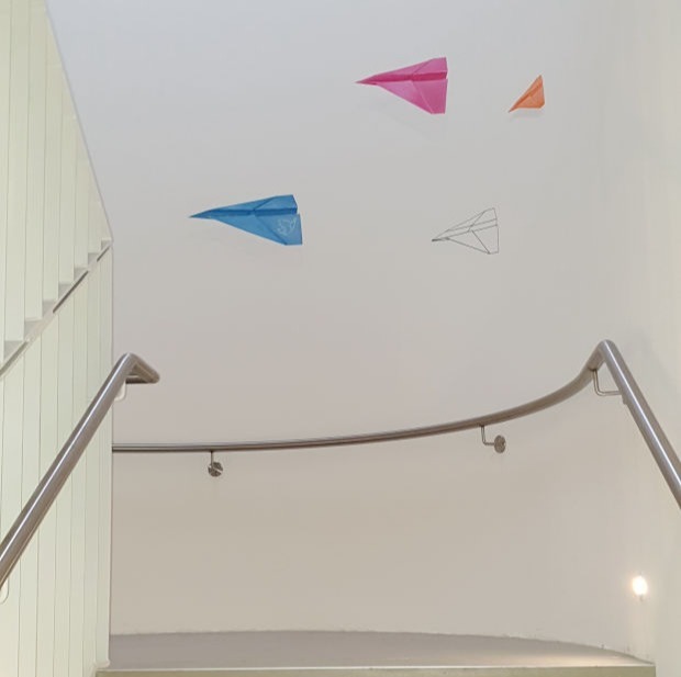 Foto: Wandmalerei im Flur von Plan International