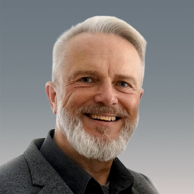 Künstler Uwe Fehrmann in seinem Atelier Künstler Uwe Fehrmann