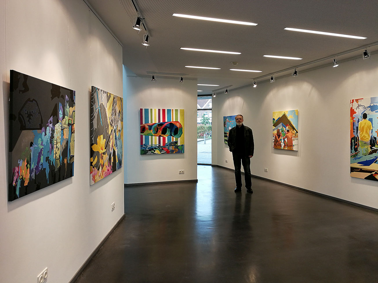 Künstler Uwe Fehrmann - erfahren, professionell und kreativ. Er ist Kunstpreisträger, seine Gemälde sind ausgezeichnet sowie in Sammlungen und Stiftungen vertreten. Es sind seine Individualität, sein Ideenreichtum und seine große Vorstellungskraft, die ihn immer wieder zu einzigartigen Kunstwerken inspirieren.