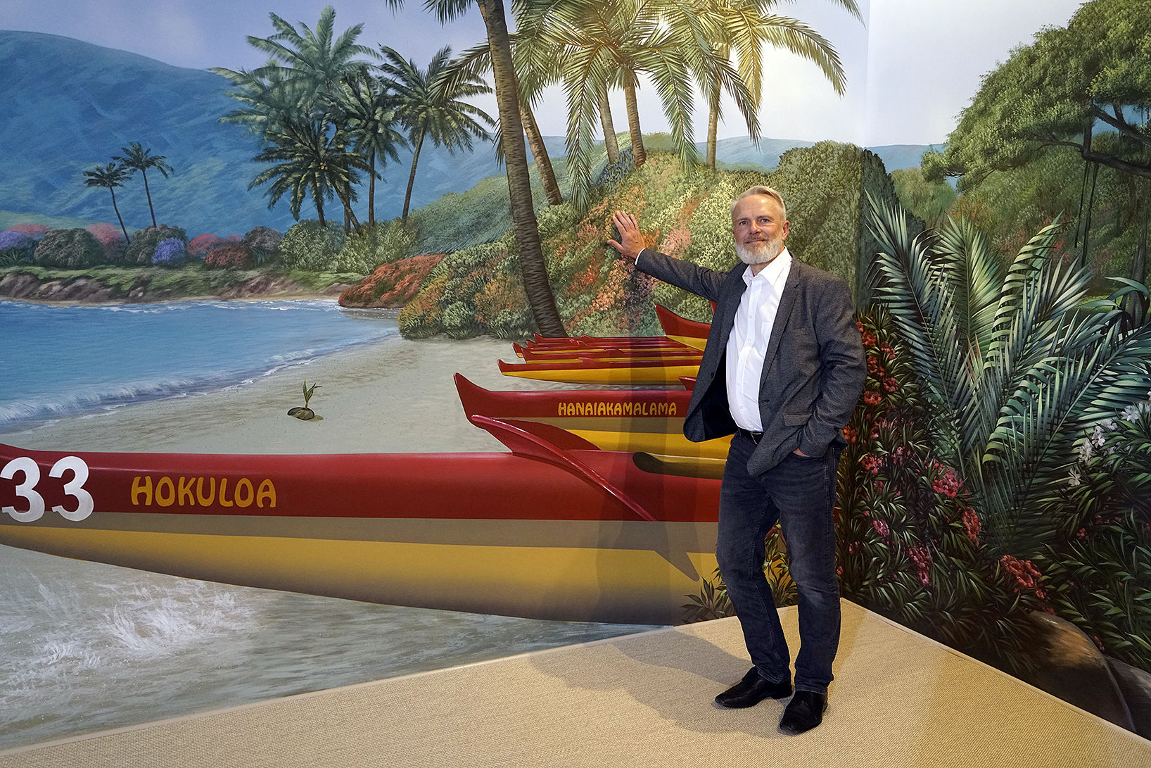  Dieses Foto zeigt das Sonnentherapiezentrum Nutzwedel Resort, ein innovatives, zukunftsweisendes Resort-Konzept. Eine Sonnentherapie mit künstlicher Sonne von SUNFIDELITY® wird zur perfekten Lösung, wenn der Sonnenmangel im Herbst und Winter Stimmung und Gesundheit beeinträchtigt - ein exklusives Erlebnis für Körper und Seele. Uwe Fehrmann entwarf die künstlerische Gestaltung des Sonnenraumes und führte die Wandmalerei aus. 